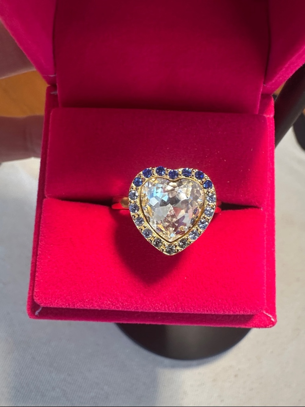 ✨ Kurt Geiger London Crystal Heart Cocktail Ring – Ombre Halo | Like New w/ Box - Picture 9 of 9